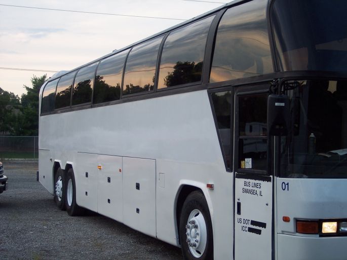 Autobusu noma Jūrmalā Neoplan