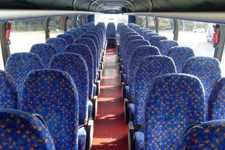 Divstāvu autobusu noma Jūrmalā 67 69 70 72 75 sēdvietas